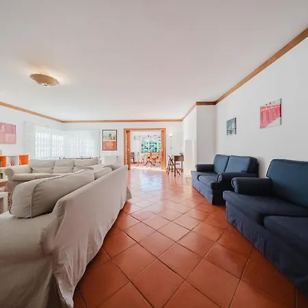 Latina Villa *