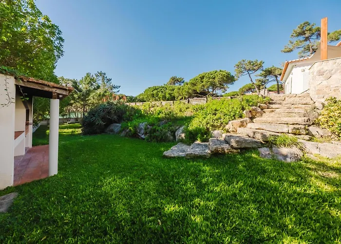 Latina Villa Colares