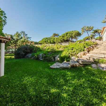 Latina Villa Colares